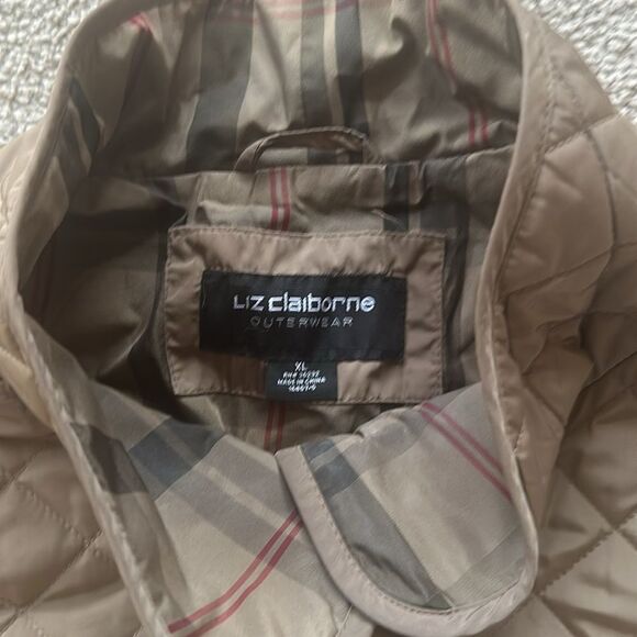 Liz Claiborne Outerwear Quilted Jacket with Plaid Lining! - Picture 2 of 9